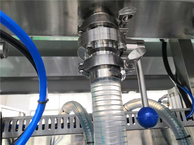 riempitrice di cioccolato